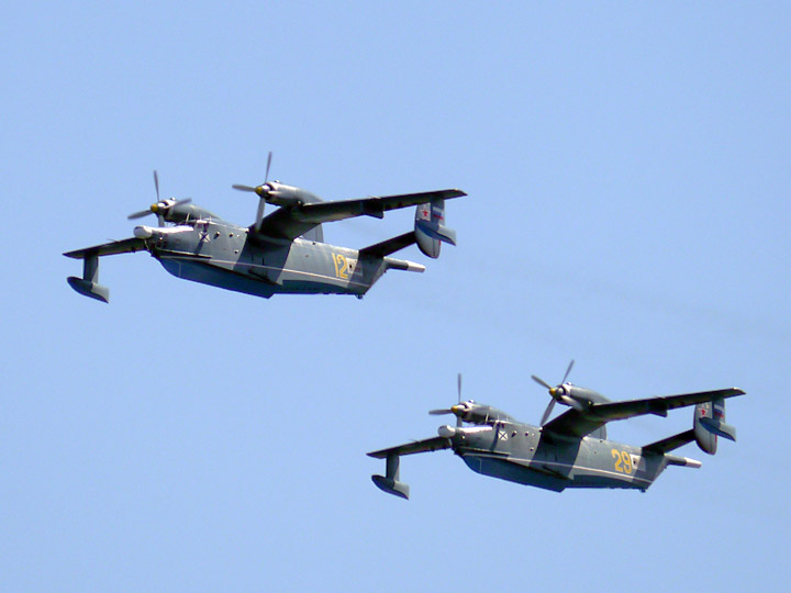 Противолодочные самолеты-амфибии Бе-12 Черноморского флота