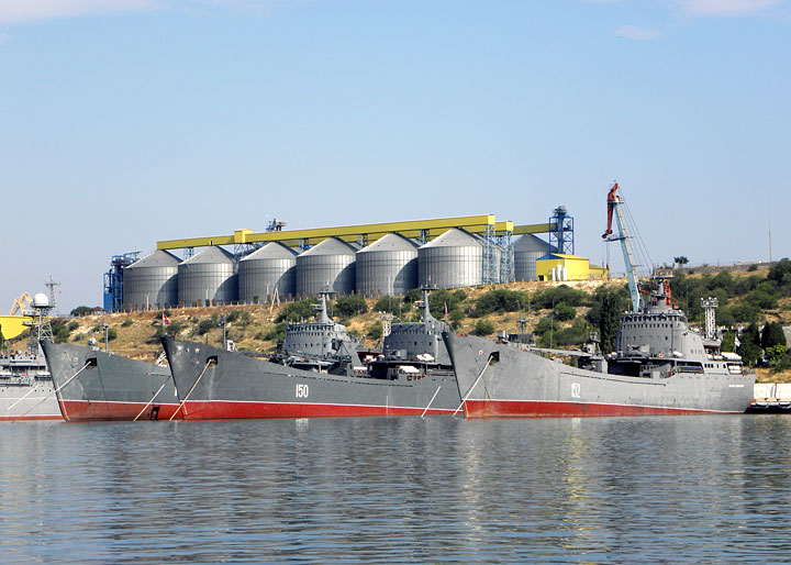 Десантные корабли пр.1171 Черноморского флота