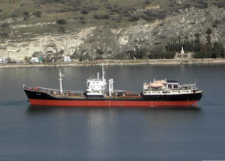 Средний морской танкер "Иман"