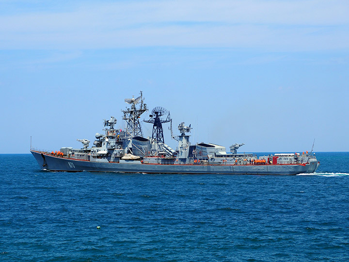 СКР "Сметливый" Черноморского флота выходит в море