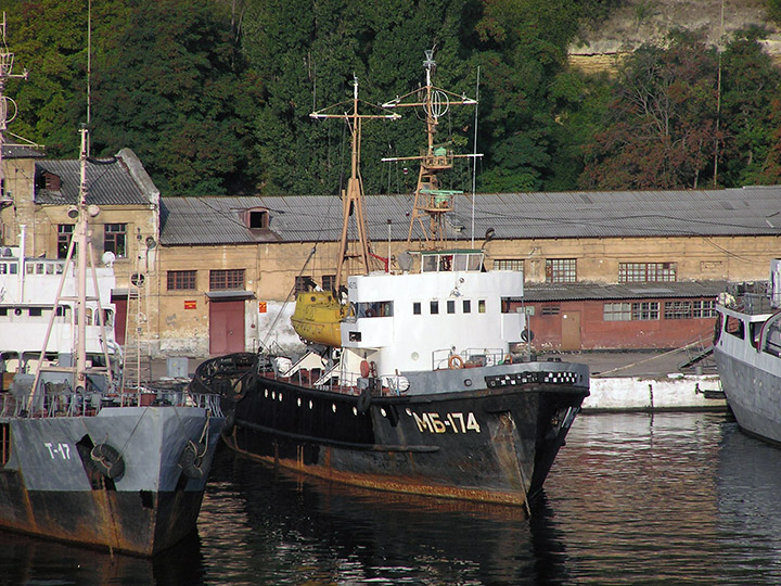 Морской буксир МБ-174 Черноморского флота 