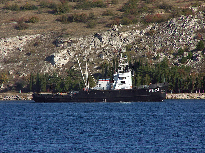Морской буксир МБ-23 Черноморского флота на ходу