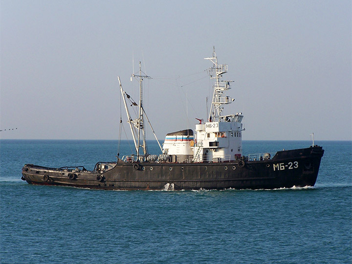 Морской буксир "МБ-23" в Черном море