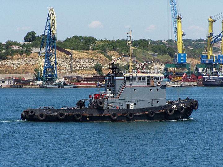 Рейдовый буксир "РБ-136" Черноморского флота
