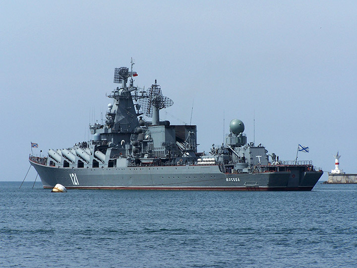 Гвардейский ракетный крейсер "Москва" на стенде