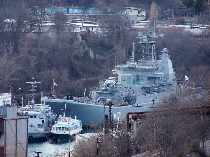 Большой десантный корабль "Новочеркасск" на консервации