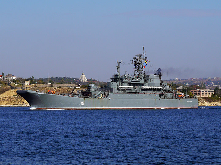 Большой десантный корабль проекта 775 - "Новочеркасск" Черноморского флота