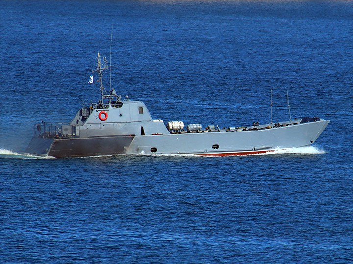 Десантный катер Д-156 КВФл на ходу, Севастопольская бухта