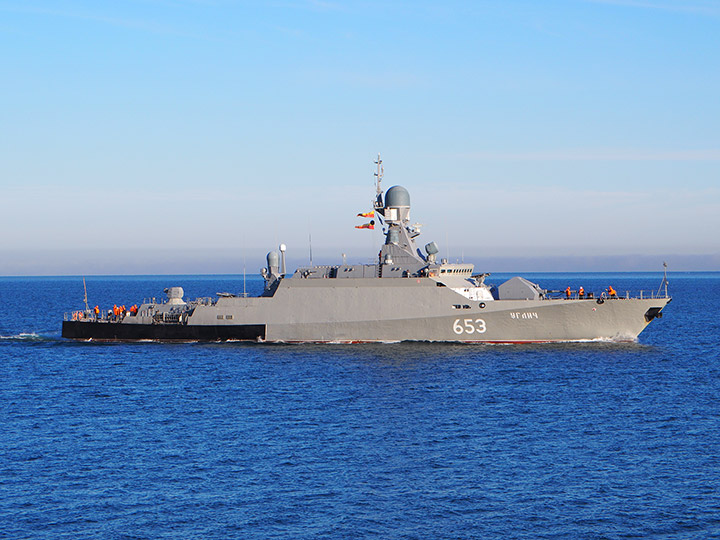 Малый ракетный корабль "Углич" Каспийской флотилии