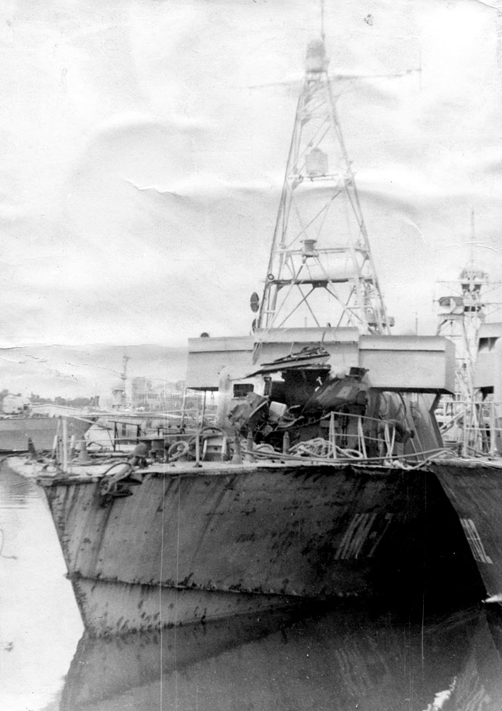 Повреждения катера-мишени "КМ-731"