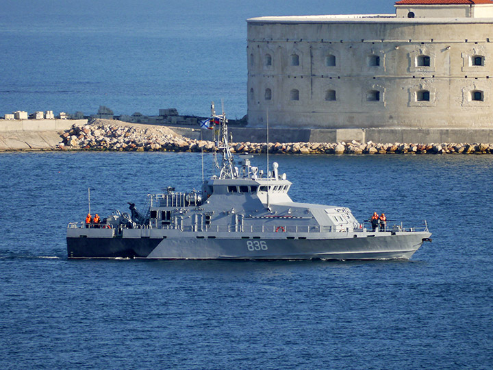 Противодиверсионный катер "П-355" возвращается с длительной боевой службы у берегов Сирии