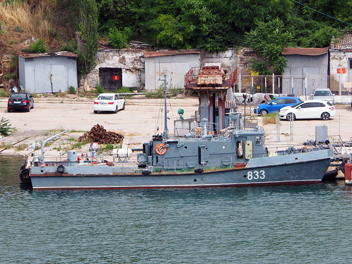 Противодиверсионный катер "П-407" в Южной бухте Севастополя