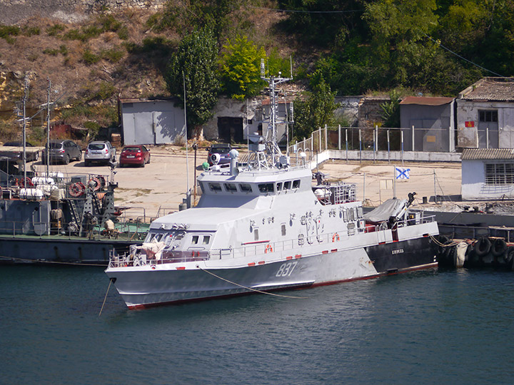 Противодиверсионный катер П-424 "Кинель" Черноморского флота