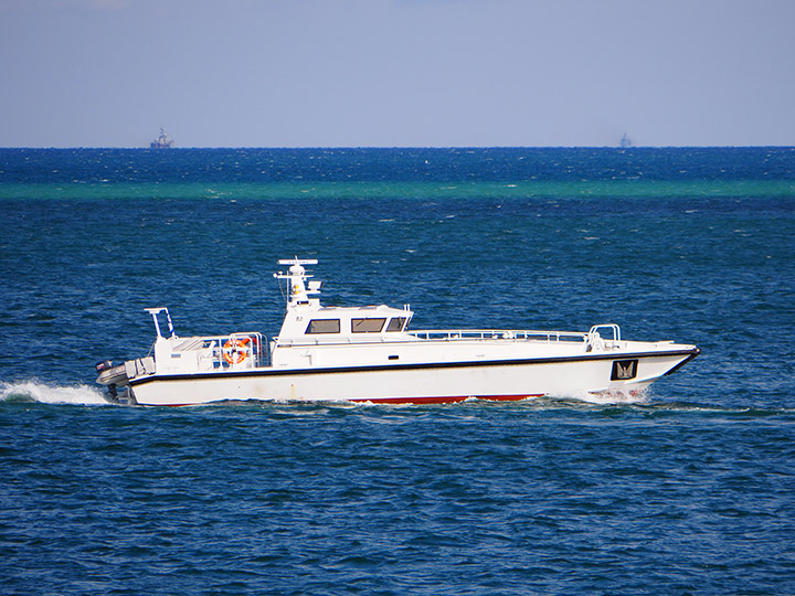 Противодиверсионный катер "П-834" в море