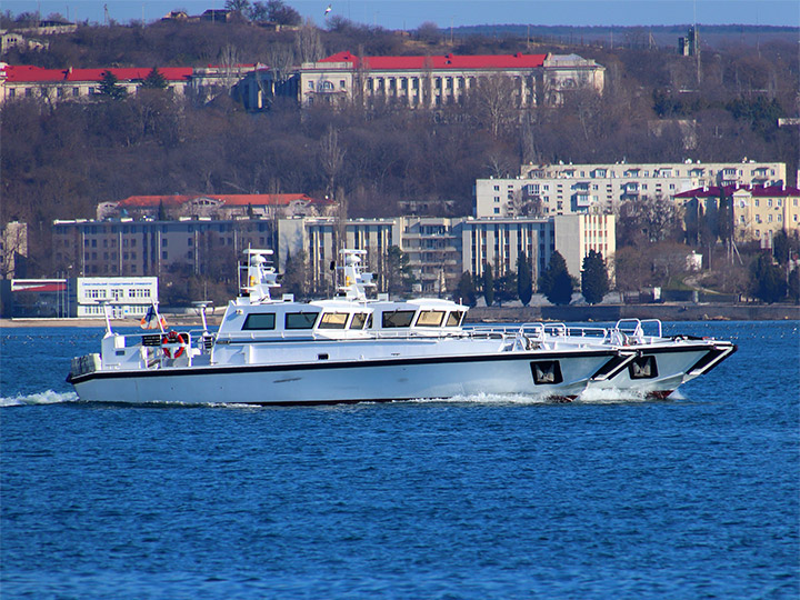 Противодиверсионные катера П-835 и П-834 в Севастопольской бухте
