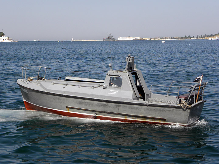 Рейдовый барказ "РБК-880" в Севастопольской бухте