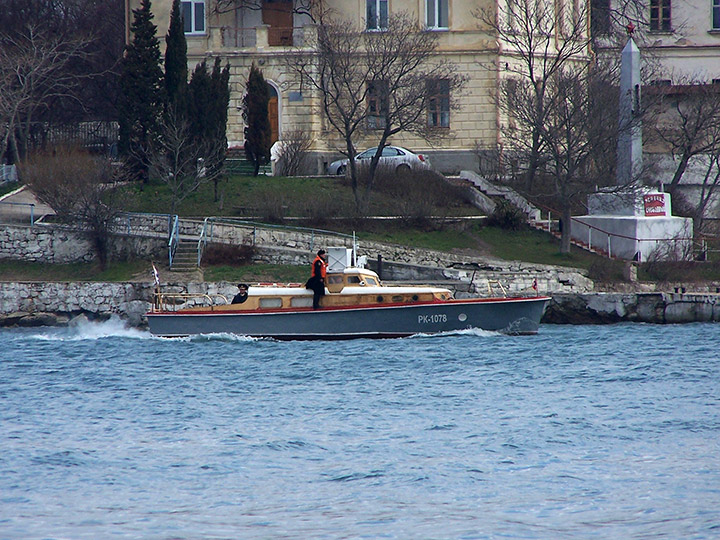 Рейдовый катер "РК-1078" Черноморского Флота