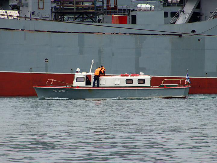 Рейдовый катер РК-1210 Черноморского флота