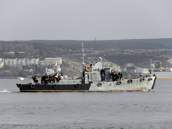 Рейдовый катер "РК-25" Черноморского флота Российской Федерации