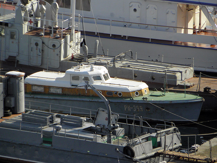 Рейдовый катер "РК-399" Черноморского Флота