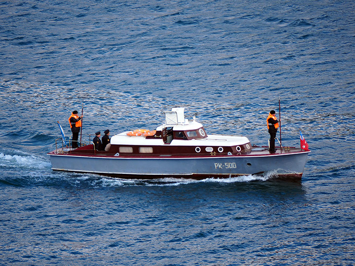 Рейдовый катер "РК-500" под флагом командующего Черноморским флотом