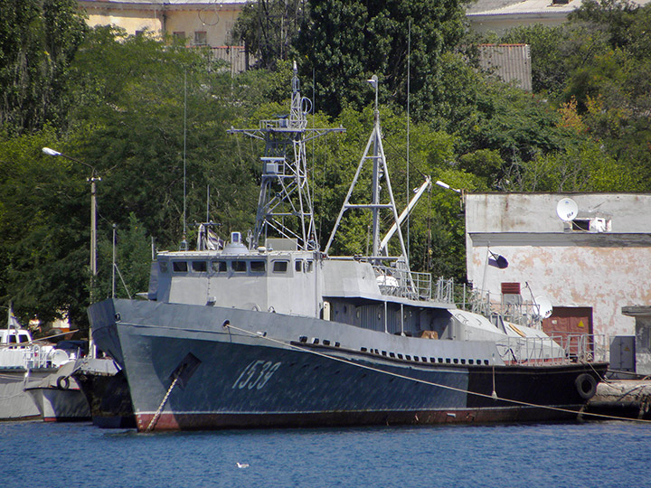 Катер-торпедолов "ТЛ-1539" на ремонте в Севастополе