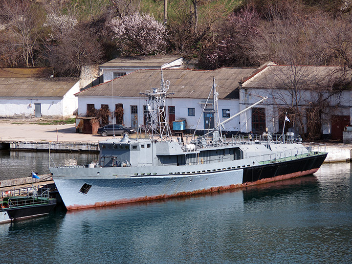 Катер-торпедолов "ТЛ-1539" в Южной бухте Севастополя
