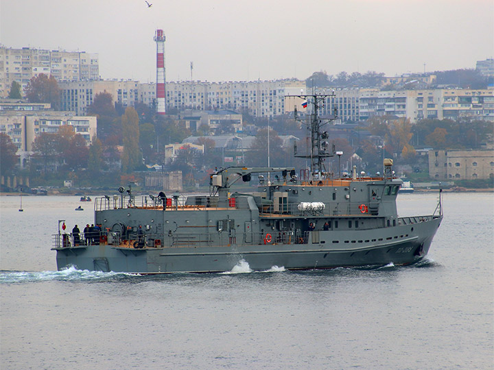 Катер-торпедолов "ТЛ-2195" в Севастопольской бухте