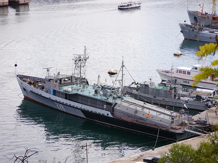 Катер-торпедолов "ТЛ-278" в бухте Южная, Севастополь