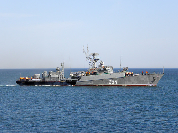 МПК "Муромец" Черноморского флота возвращается из выхода в море