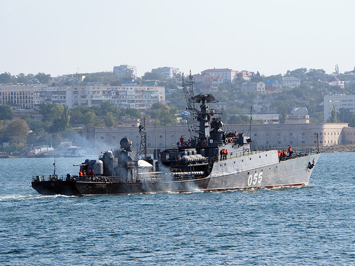 МПК "Касимов" Черноморского флота в Севастопольской бухте