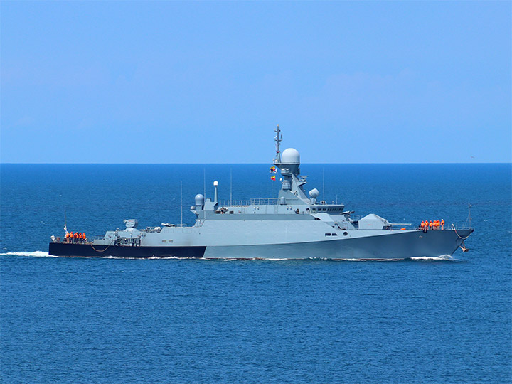 Малый ракетный корабль "Грайворон" Черноморского флота на ходу