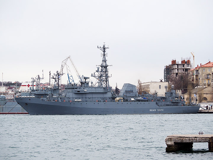 Средний разведывательный корабль "Иван Хурс" Черноморского флота