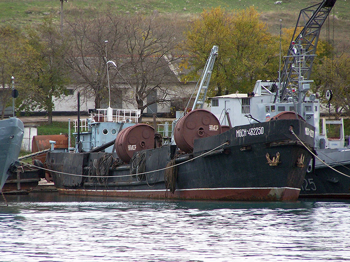 Морская несамоходная сухогрузная баржа МБСН-462250 Черноморского флота