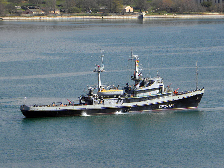 Противопожарное судно "ПЖС-123" Черноморского флота