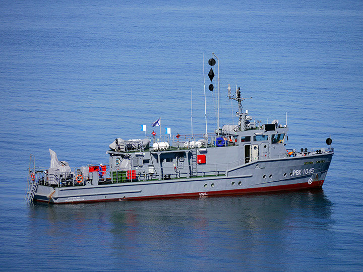 Рейдовый катер комплексного аварийно-спасательного обеспечения "РВК-1045" Черноморского Флота