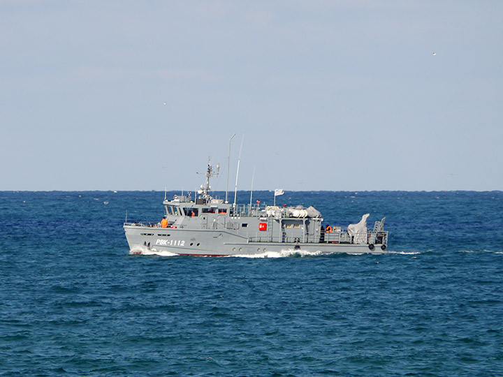 Катер "РВК-1112" Черноморского флота на ходу в море