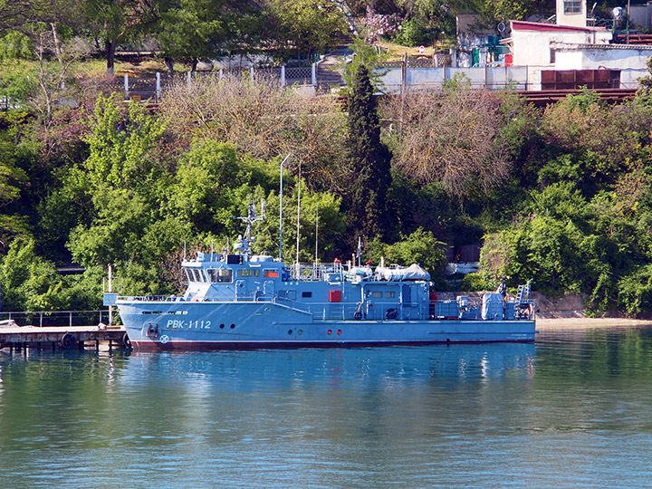оРейдовый водолазный катер "РВК-1112" в Севастопольской бухте