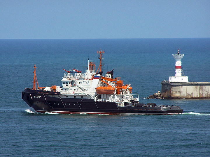 Спасательное буксирное судно "Шахтер" Черноморского Флота