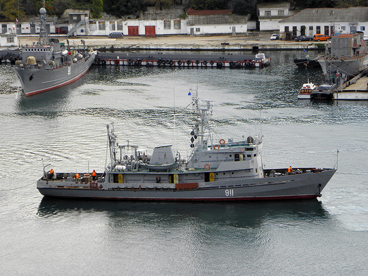 Водолазное морское судно "ВМ-911" на стенде