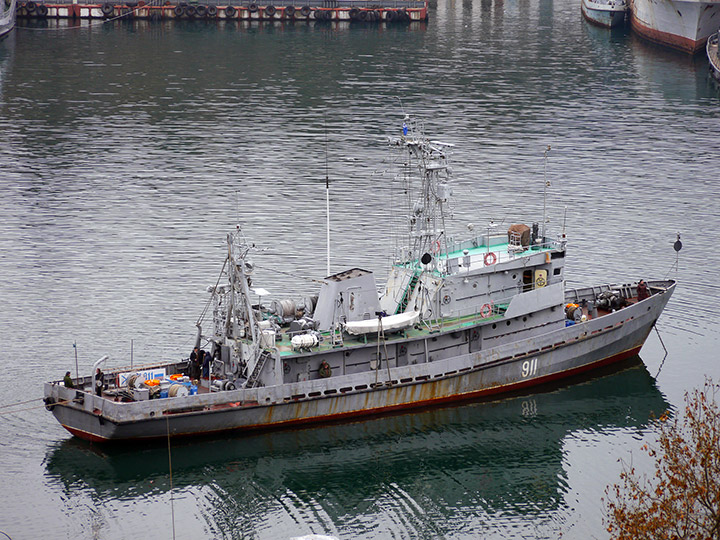 Водолазное морское судно "ВМ-911" в б.Южная, Севастополь