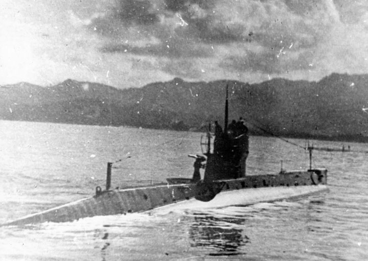 Подводная лодка "А-4" (экс-"АГ-26") в 1942 году