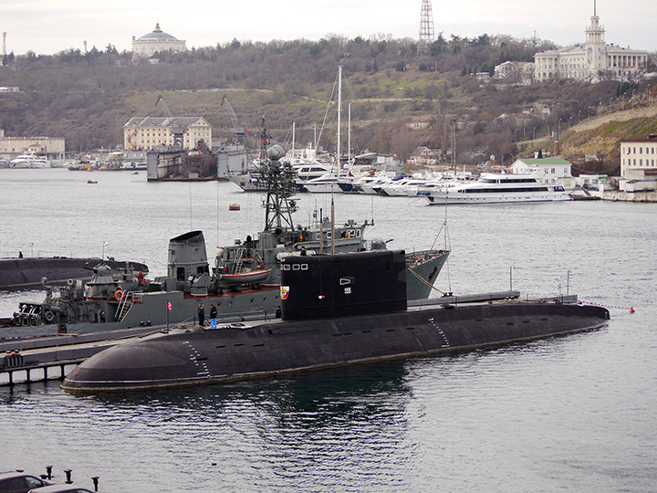 Подводная лодка "Новороссийск", бортовой номер "555"