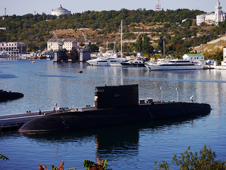 Подводная лодка Б-265 "Краснодар" в б.Южная, Севастополь