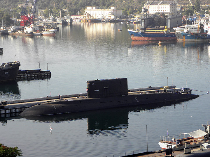 Подводная лодка "Алроса" в б.Южная, Севастополь