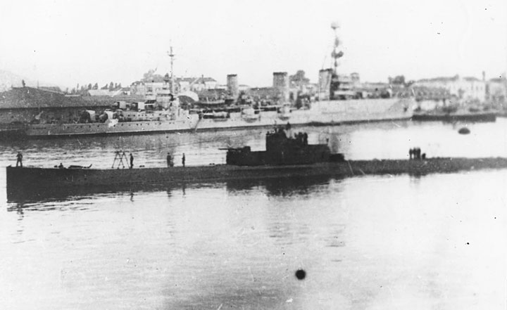 Подводная лодка "Л-4" в Поти, 1942 г.