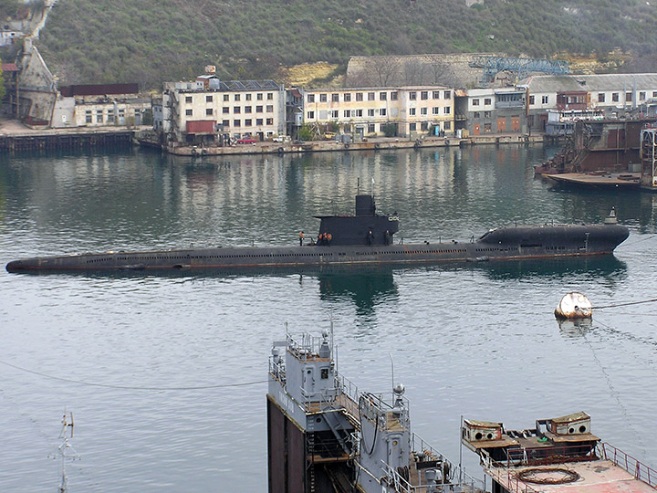 Буксировка плавучей зарядовой станция "ПЗС-50" Черноморского флота
