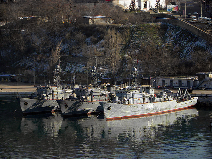 Морские тральщики в Южной бухте, Севастополь