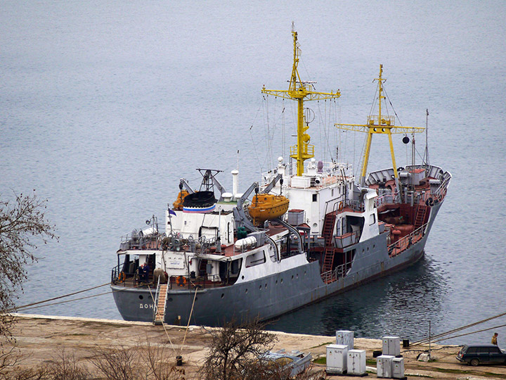 ММТ "Дон" в Севастопольской бухте
