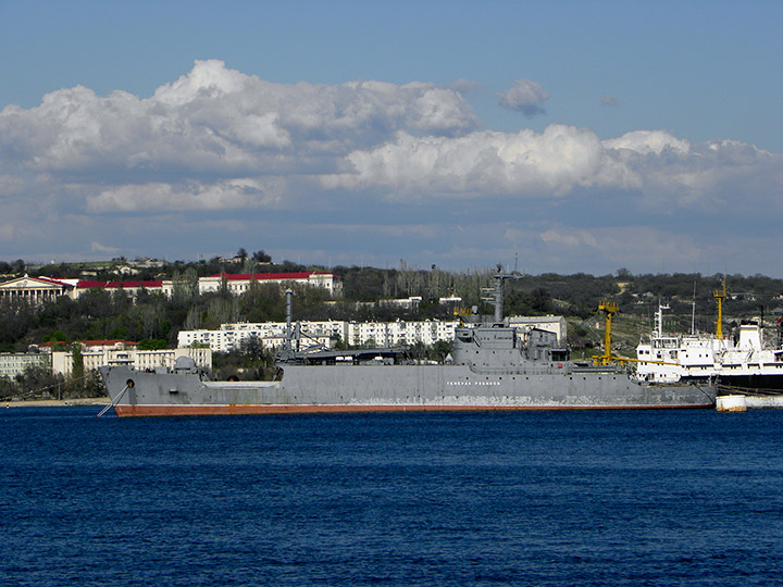 Морской транспорт вооружения "Генерал Рябиков" Черноморского флота